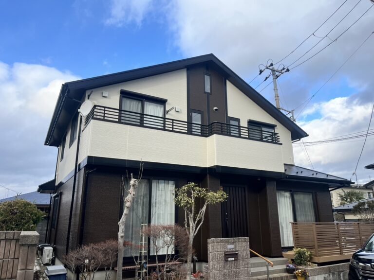 仙台市太白区S様宅　全塗装・玄関交換・ウッドデッキ交換工事